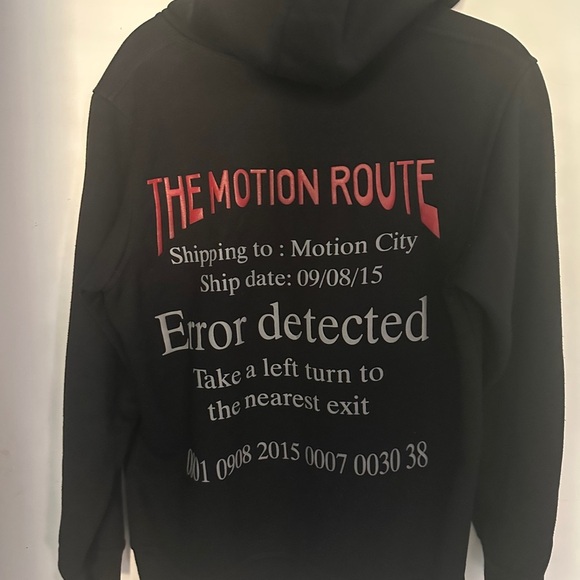 Source Unknown Black Hoodie with Red Star - Picture 3 of 5